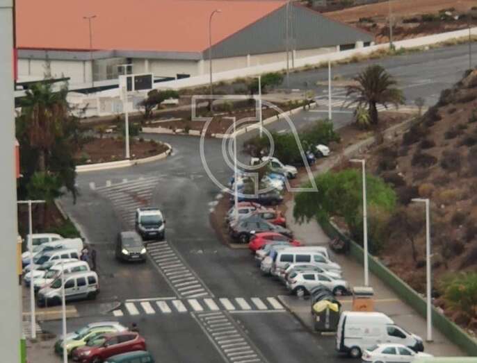 Imagen de archivo de un furgón policial en la calle de Manuel Alemán Álamo/TA.